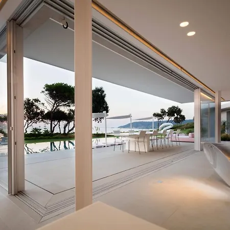 Villa Beautiful 14 Guests With Sea View *