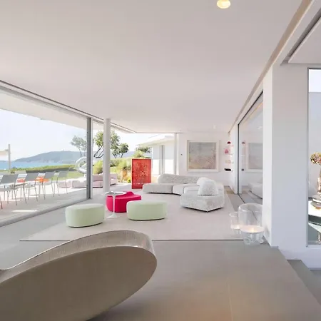 Beautiful 14 Guests With Sea View